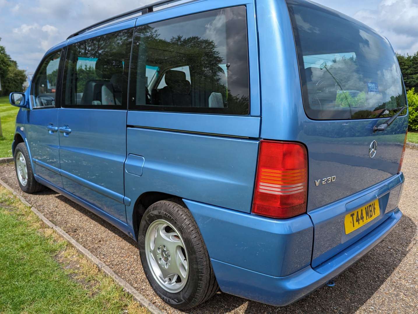 <p>1999 MERCEDES V230 FASHION 17,111 MILES</p>