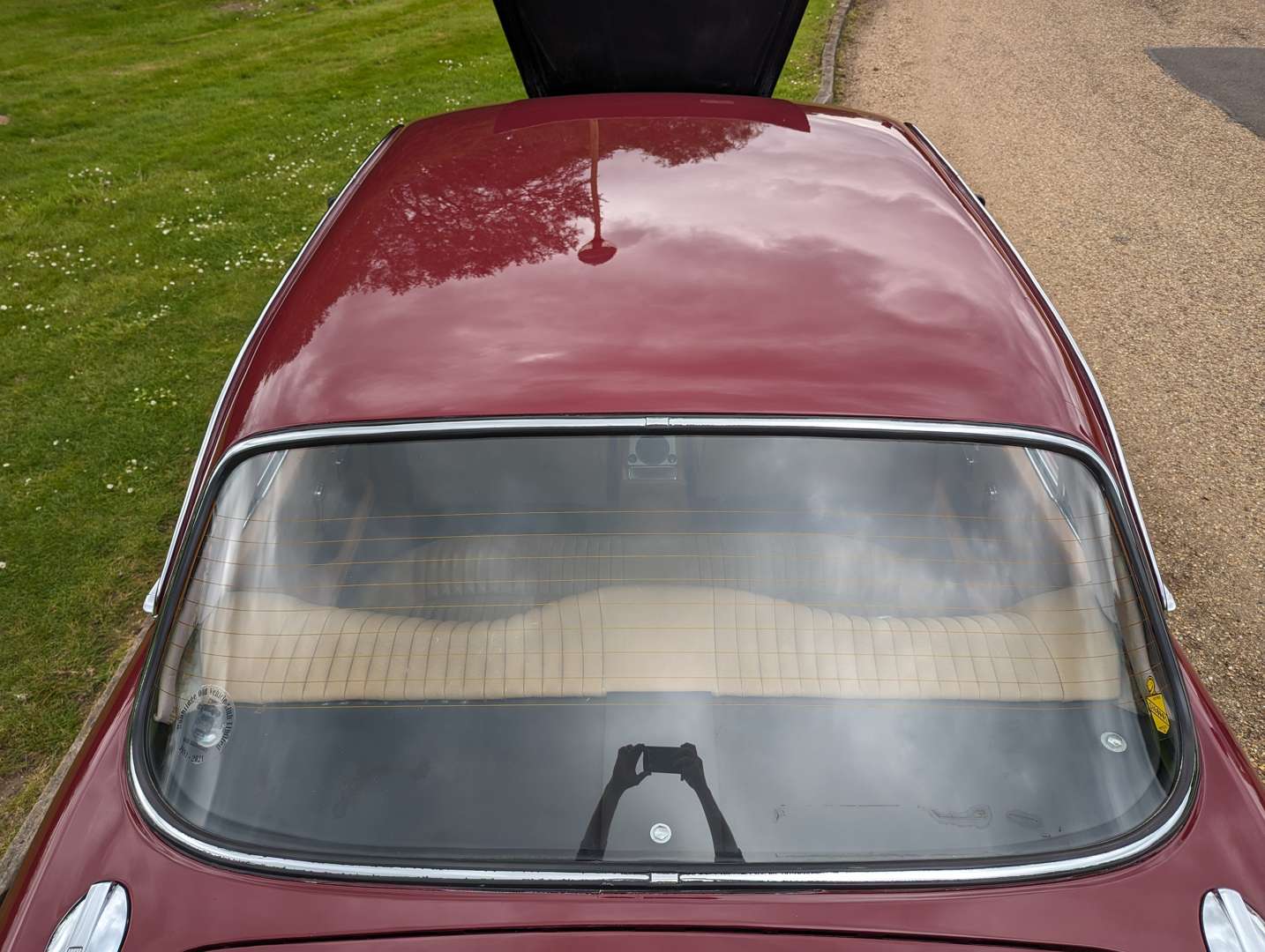 <p>1977 JAGUAR XJ 3.4 AUTO&nbsp;</p>