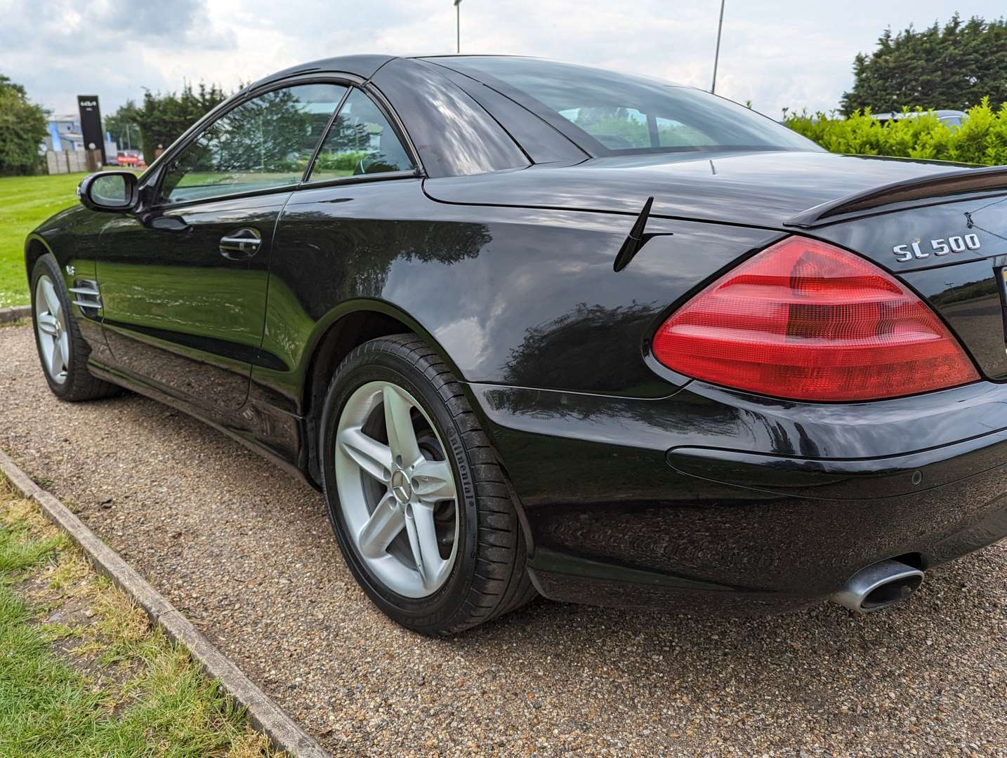 <p>2003 MERCEDES SL500</p>