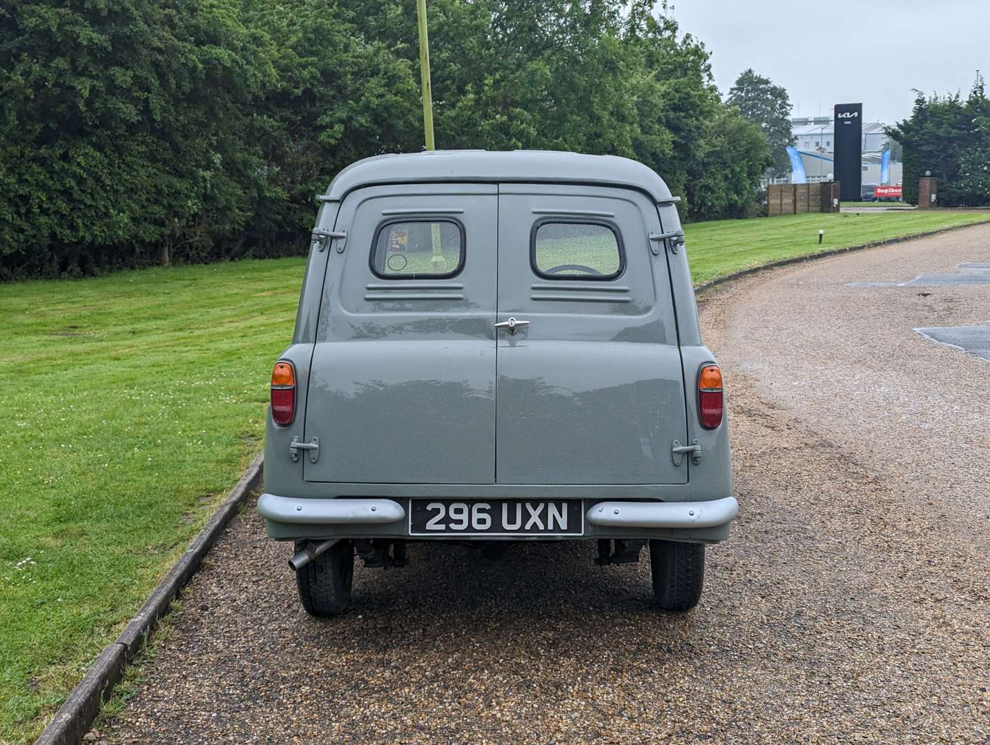 <p>1960 FORD THAMES VAN</p>