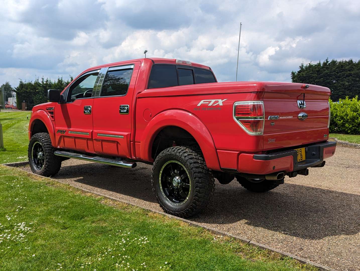 <p>2010 FORD F150 5.4 V8 PICK-UP LHD</p>