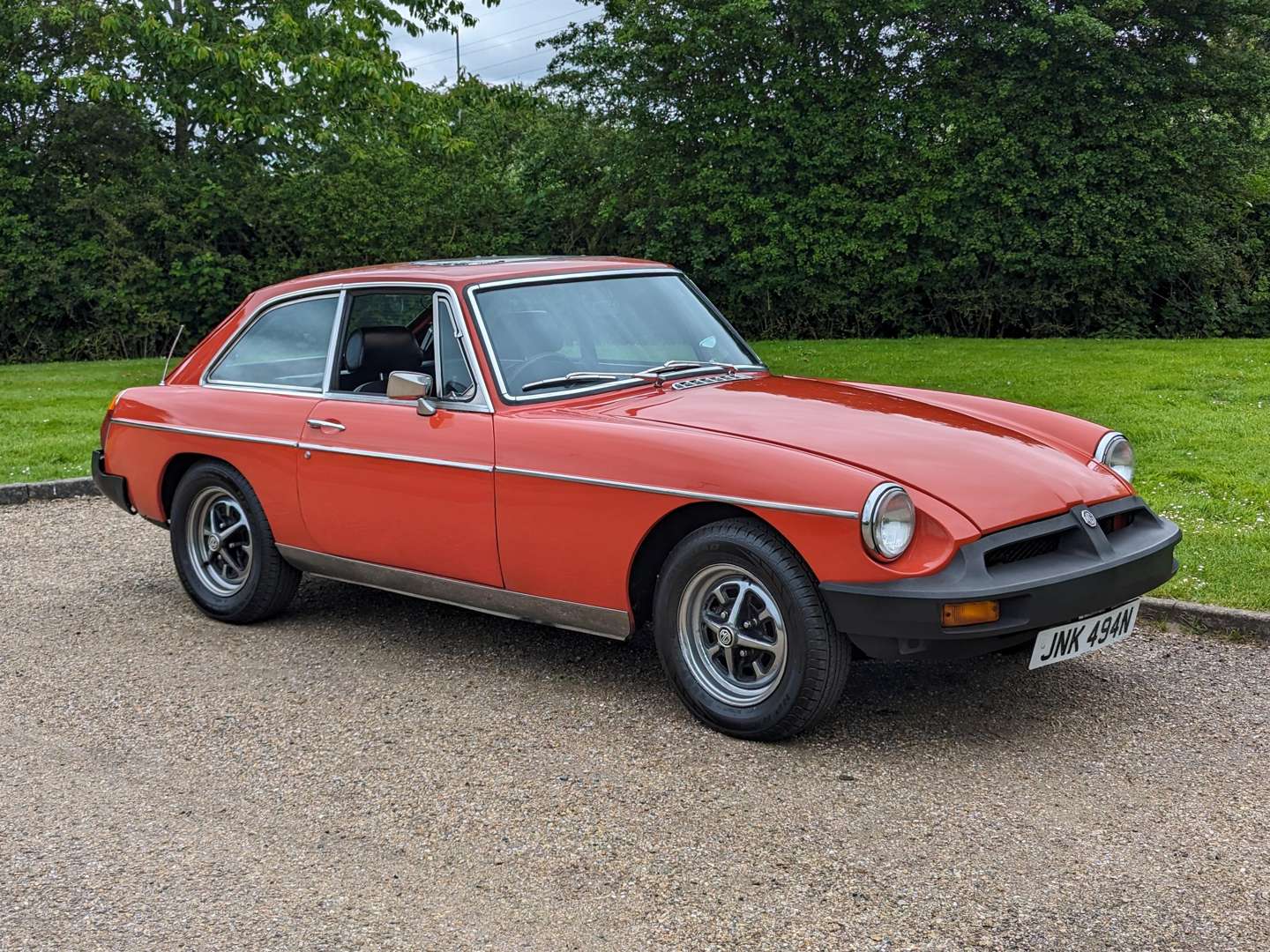 <p>1975 MG B GT&nbsp;</p>