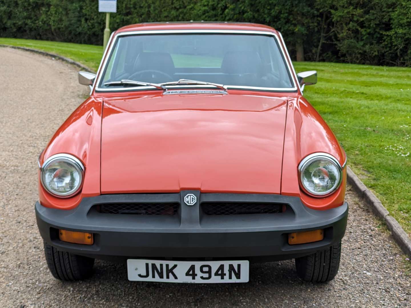 <p>1975 MG B GT&nbsp;</p>