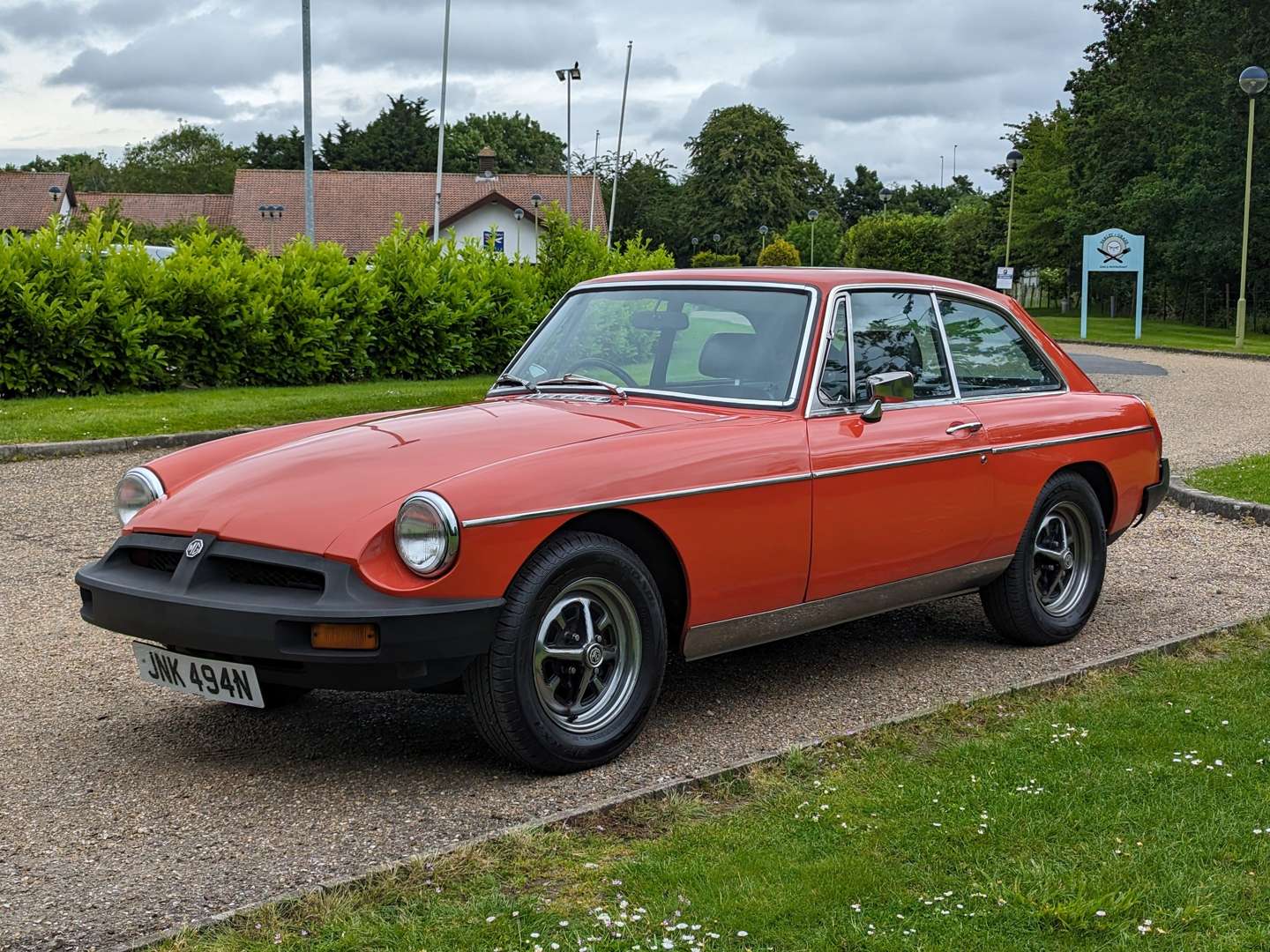 <p>1975 MG B GT&nbsp;</p>