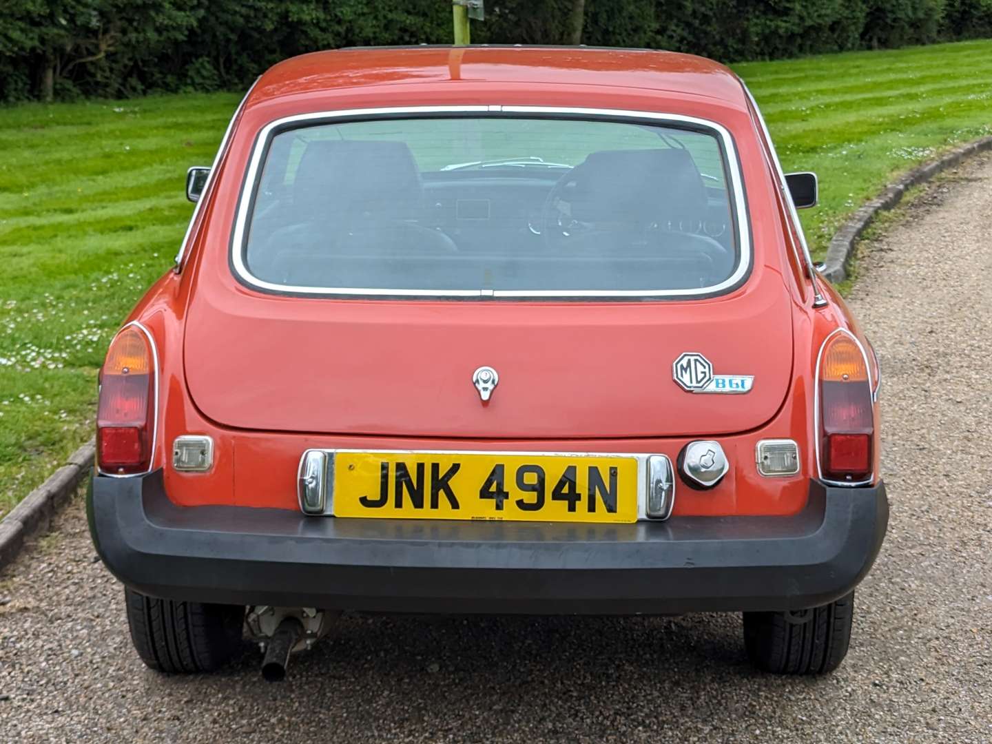 <p>1975 MG B GT&nbsp;</p>