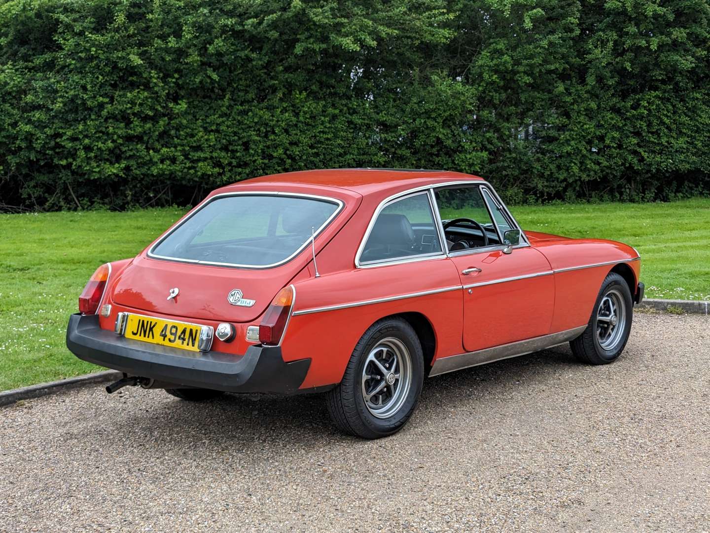 <p>1975 MG B GT&nbsp;</p>