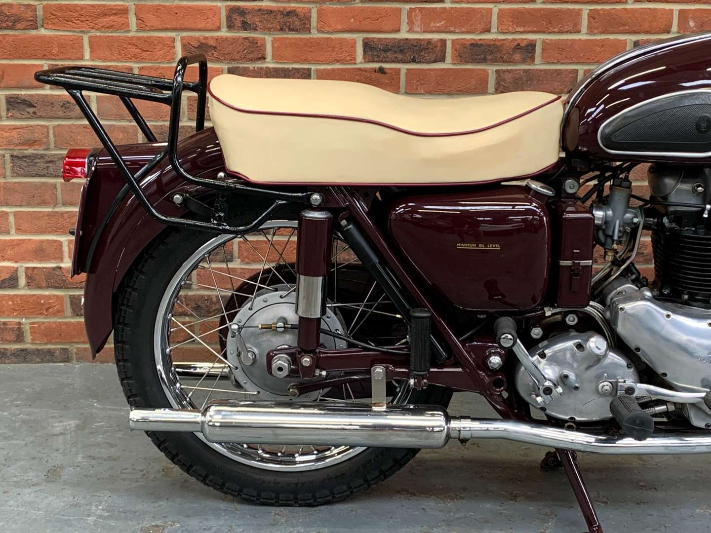 <p>1957 ARIEL HUNTMASTER 650CC</p>