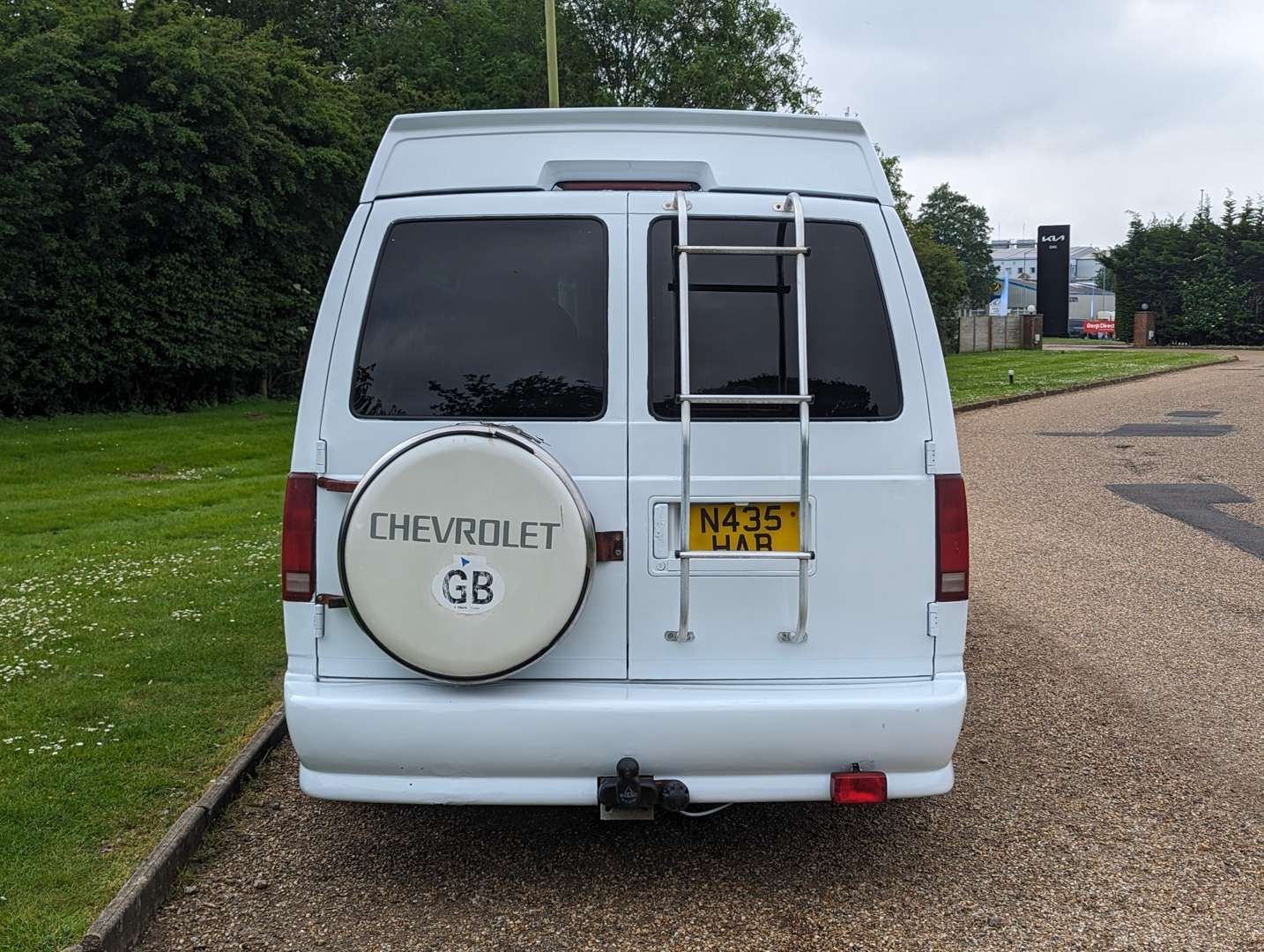 <p>1996 CHEVROLET ASTRO DAY VAN &nbsp;LHD</p>