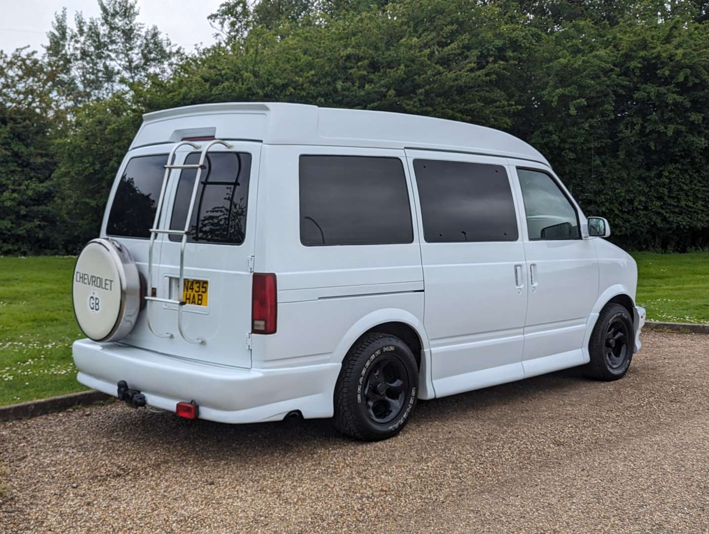 <p>1996 CHEVROLET ASTRO DAY VAN &nbsp;LHD</p>