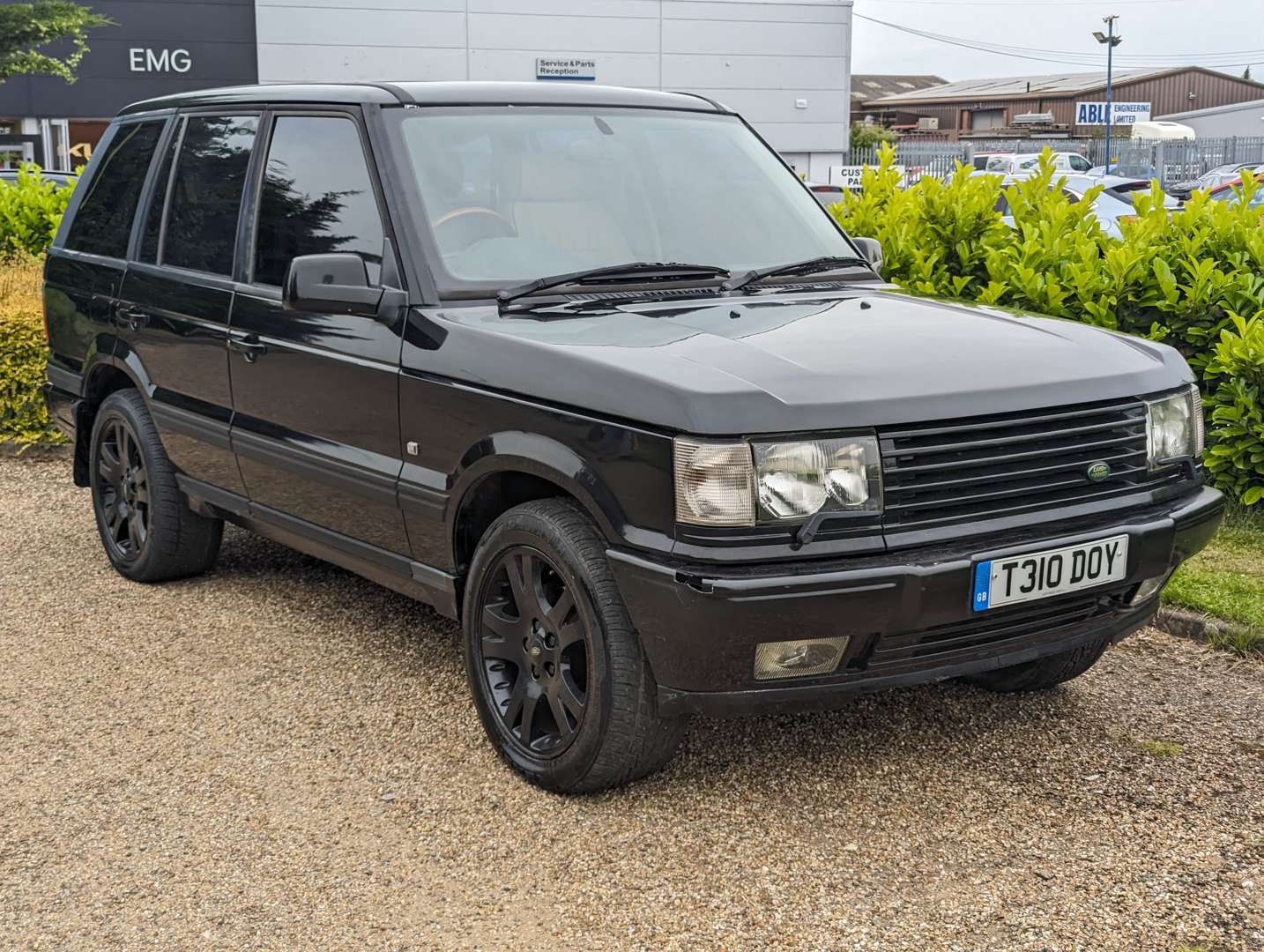 <p>1999 RANGE ROVER 4.6 HSE AUTO</p>