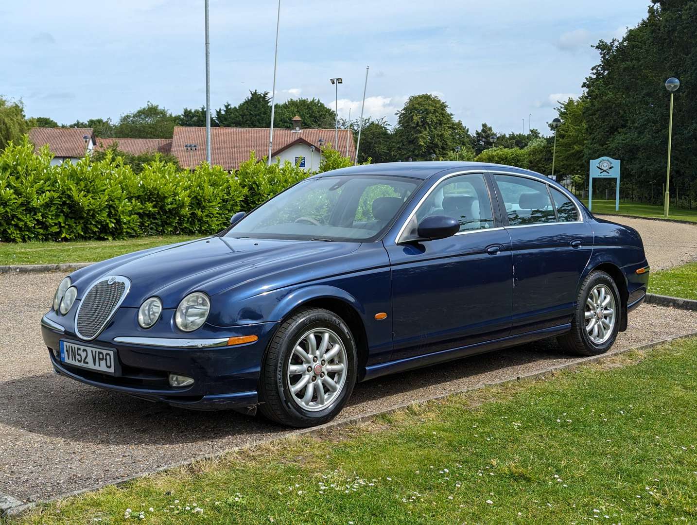 <p>2003 JAGUAR S-TYPE 2.5 V6 SE AUTO</p>