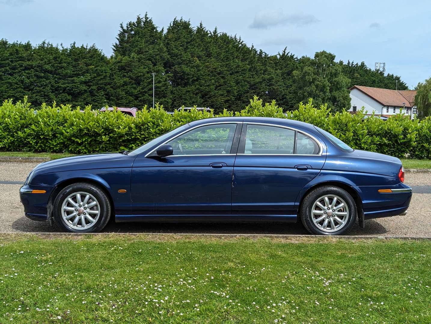 <p>2003 JAGUAR S-TYPE 2.5 V6 SE AUTO</p>