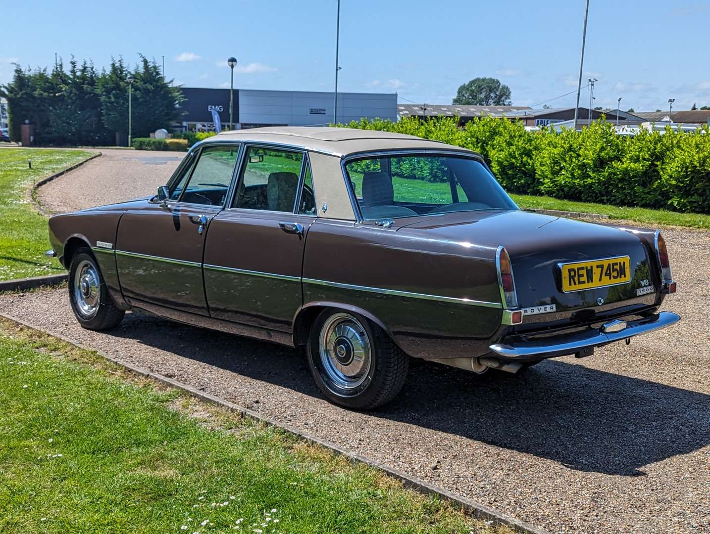 <p>1974 ROVER P6 3500 AUTO&nbsp;</p>