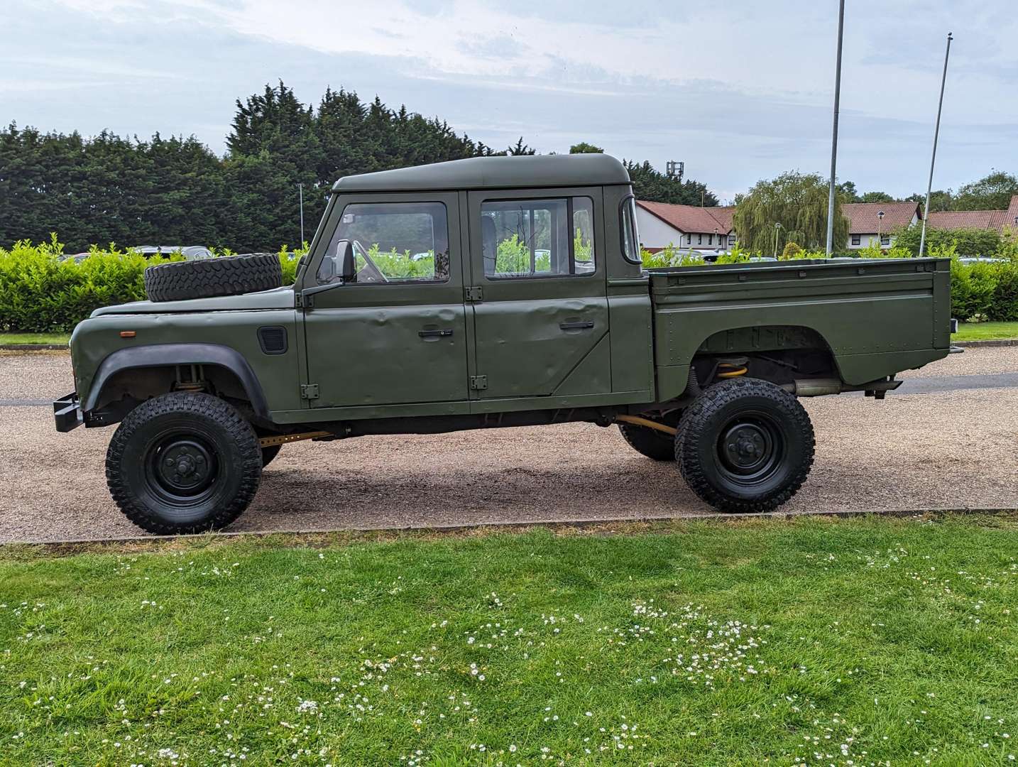 <p>1992 LAND ROVER 130 DEFENDER TD</p>