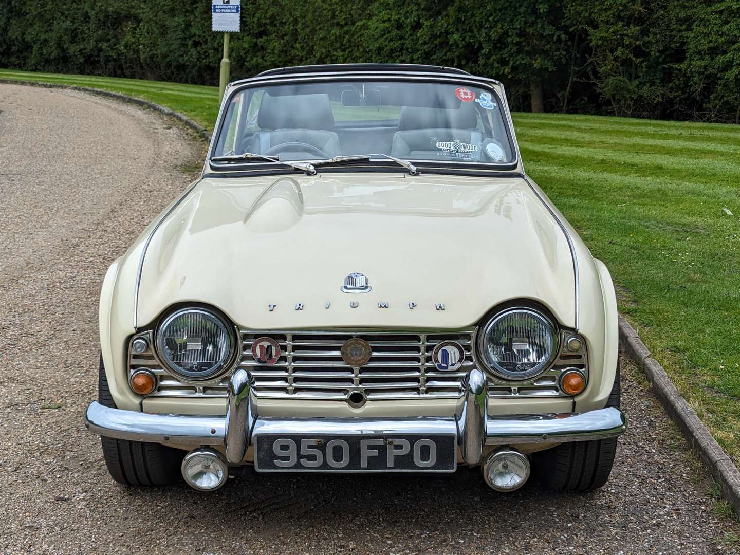 <p>1962 TRIUMPH TR4&nbsp;</p>