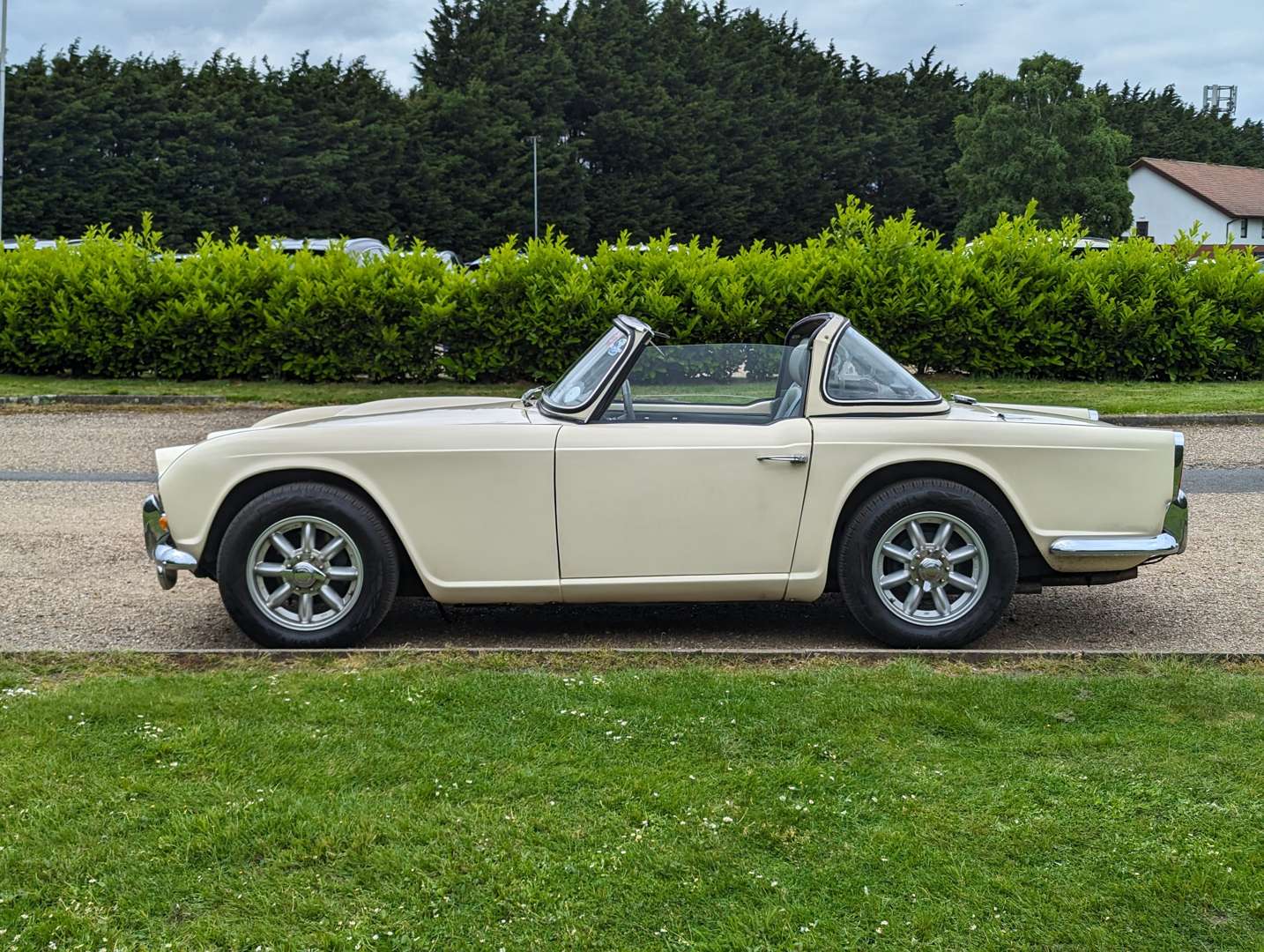 <p>1962 TRIUMPH TR4&nbsp;</p>