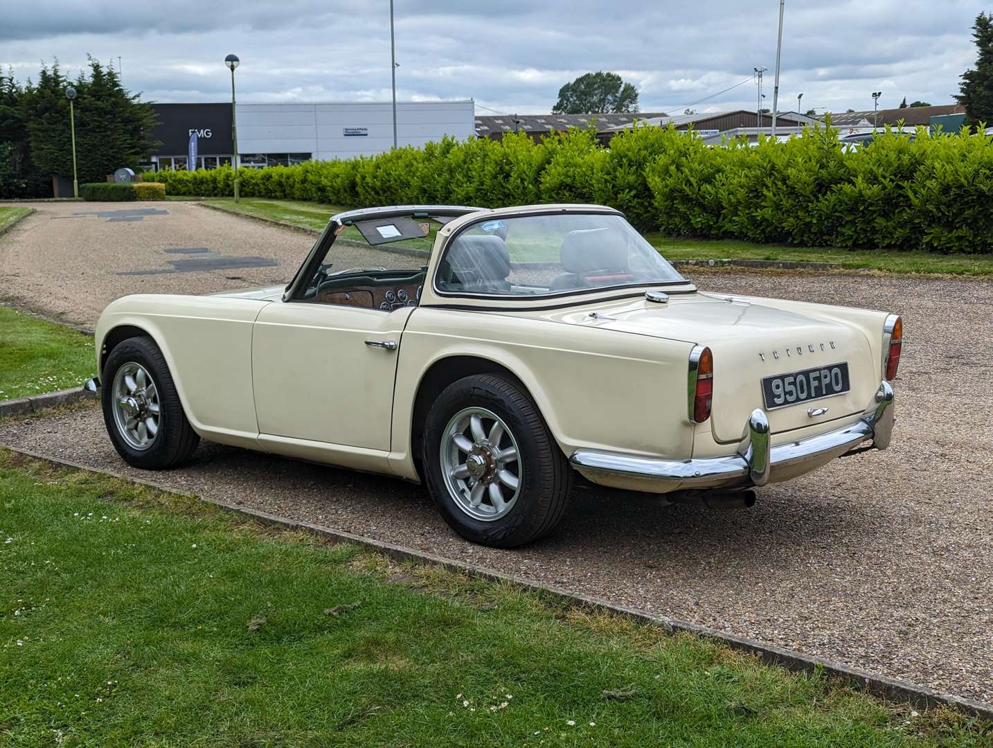 <p>1962 TRIUMPH TR4&nbsp;</p>