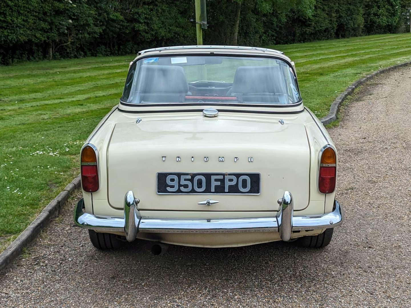 <p>1962 TRIUMPH TR4&nbsp;</p>