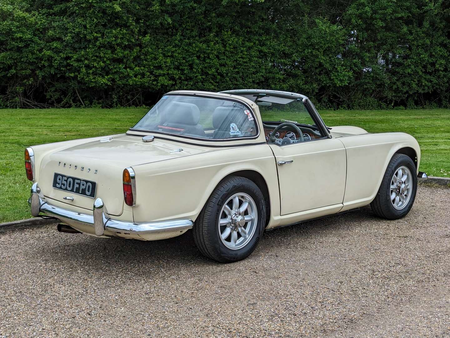 <p>1962 TRIUMPH TR4&nbsp;</p>