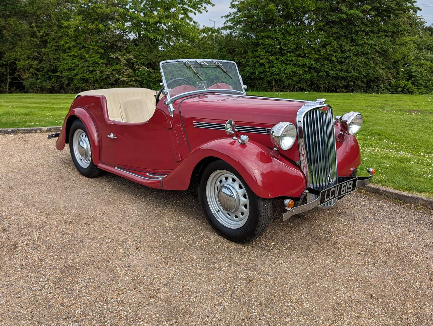 <p>1949 SINGER ROADSTER</p>