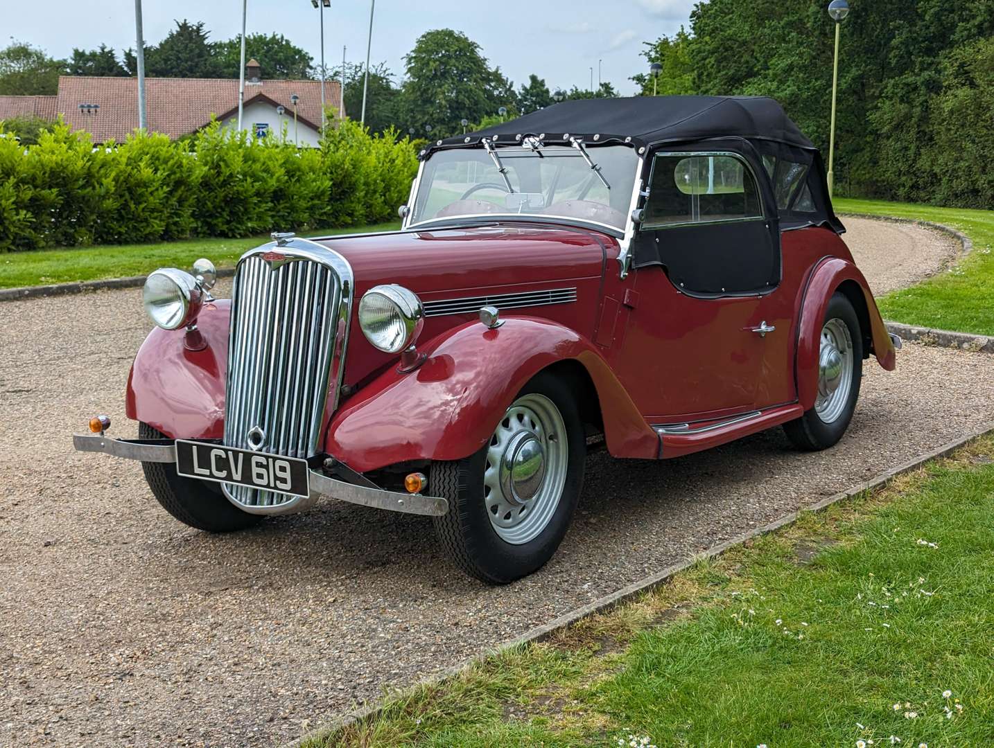 <p>1949 SINGER ROADSTER</p>