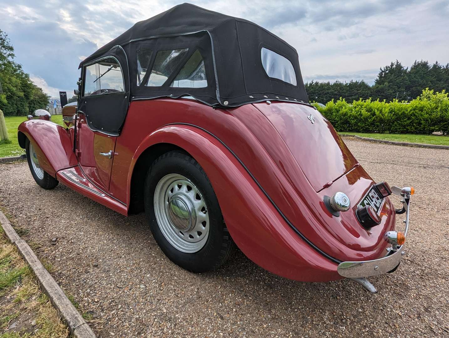 <p>1949 SINGER ROADSTER</p>