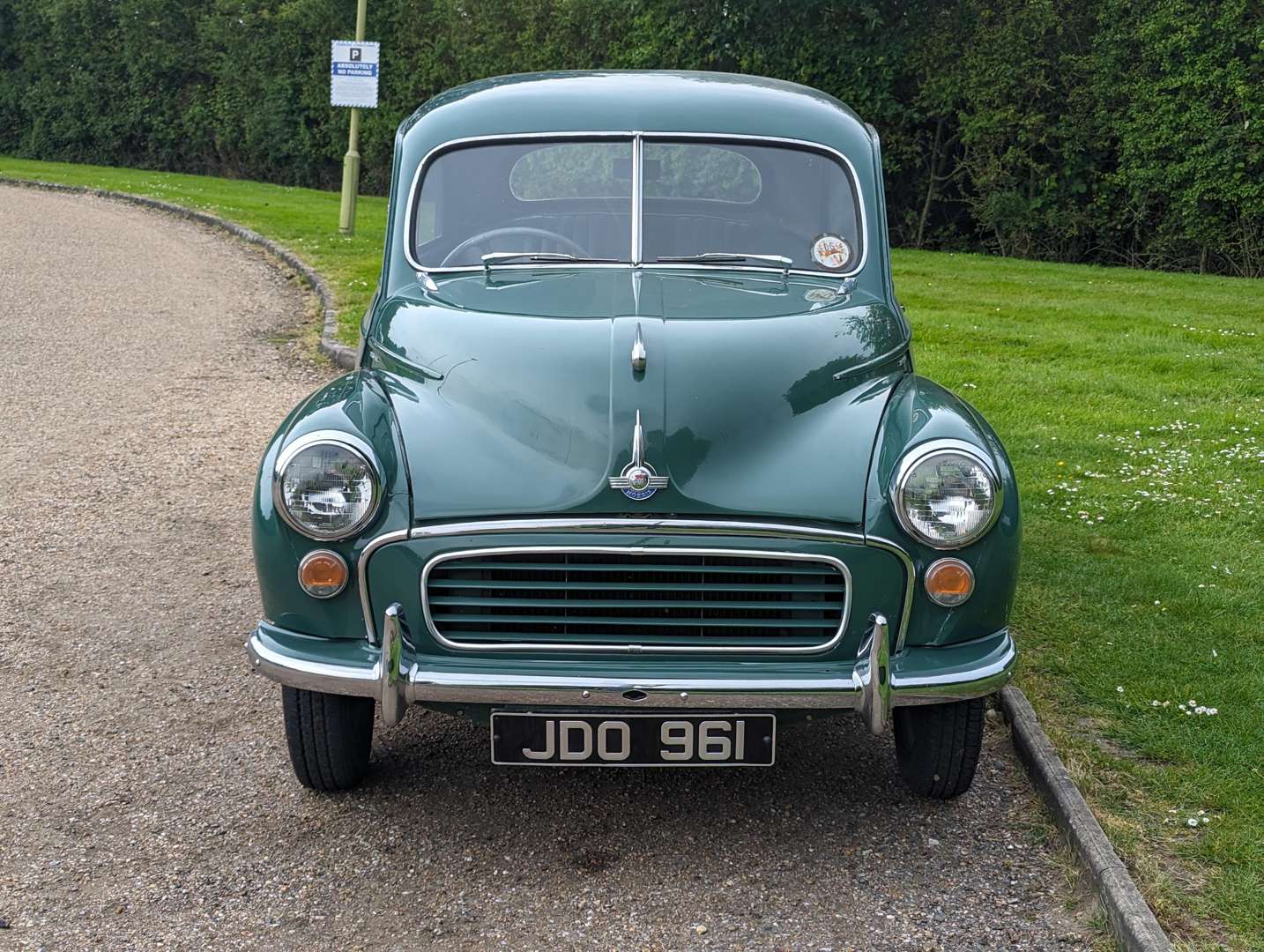 <p>1956 MORRIS MINOR&nbsp;</p>