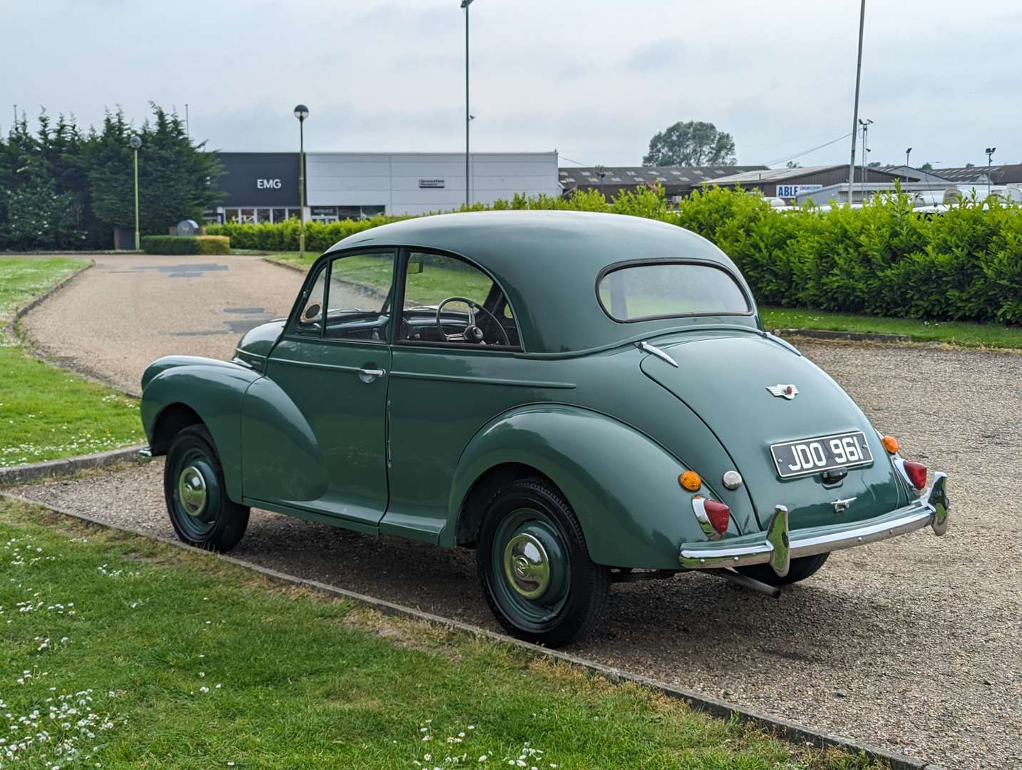 <p>1956 MORRIS MINOR&nbsp;</p>