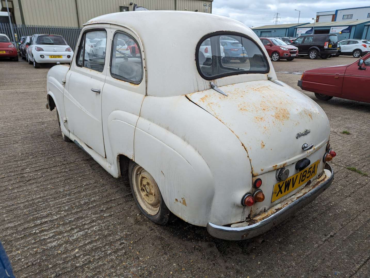 <p>1956 AUSTIN A30&nbsp;</p>