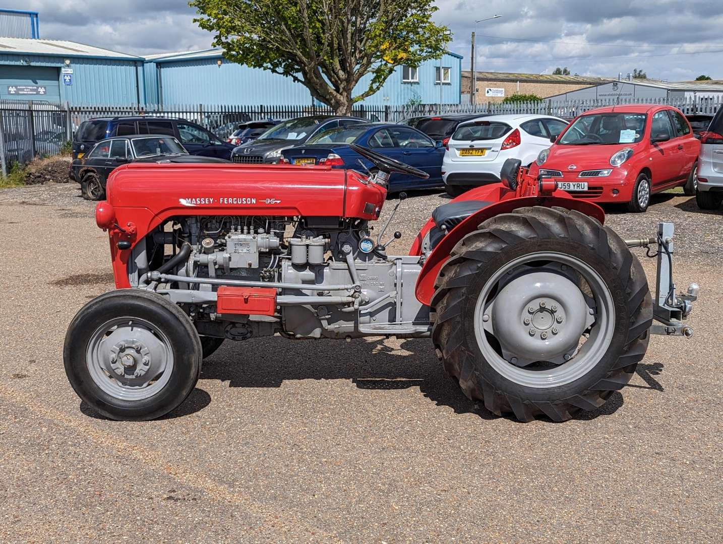 <p>1959 MASSEY FERGUSON 35 VINEYARD 4.0 DIESEL</p>