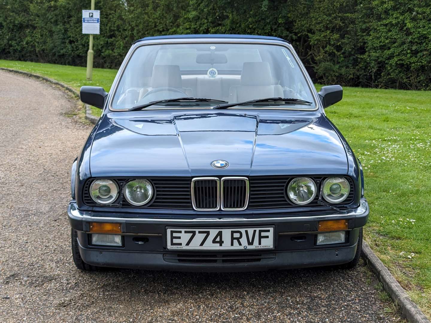 <p>1988 BMW E30 325i CONVERTIBLE&nbsp;</p>