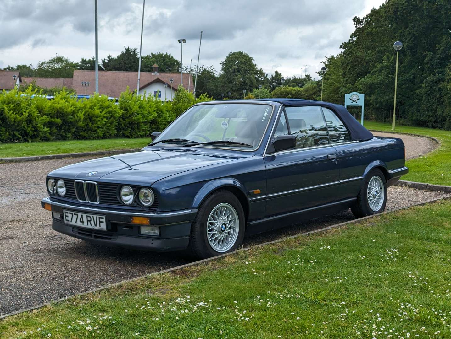 <p>1988 BMW E30 325i CONVERTIBLE&nbsp;</p>