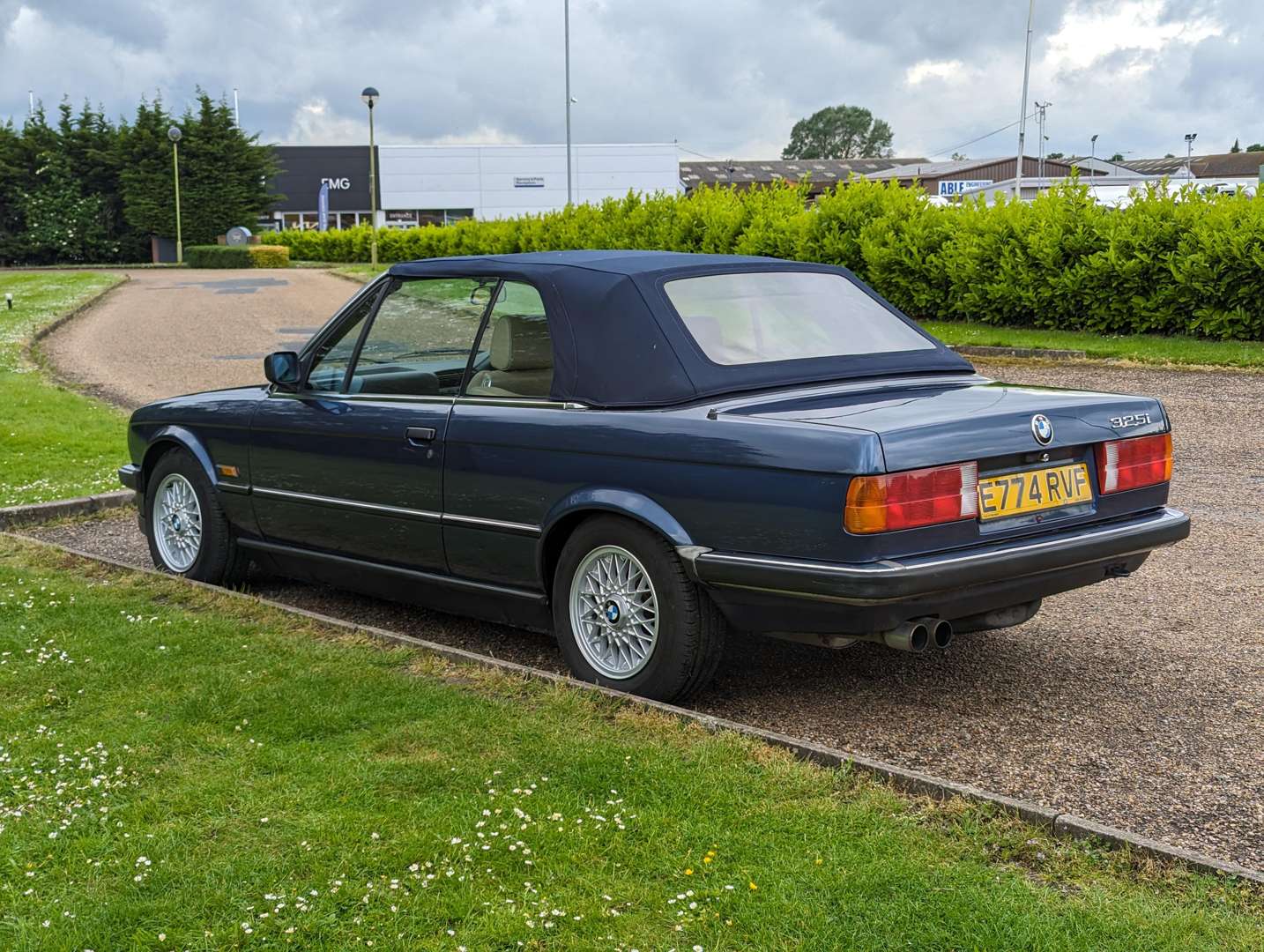 <p>1988 BMW E30 325i CONVERTIBLE&nbsp;</p>