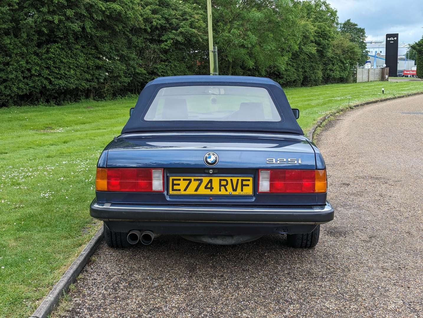 <p>1988 BMW E30 325i CONVERTIBLE&nbsp;</p>