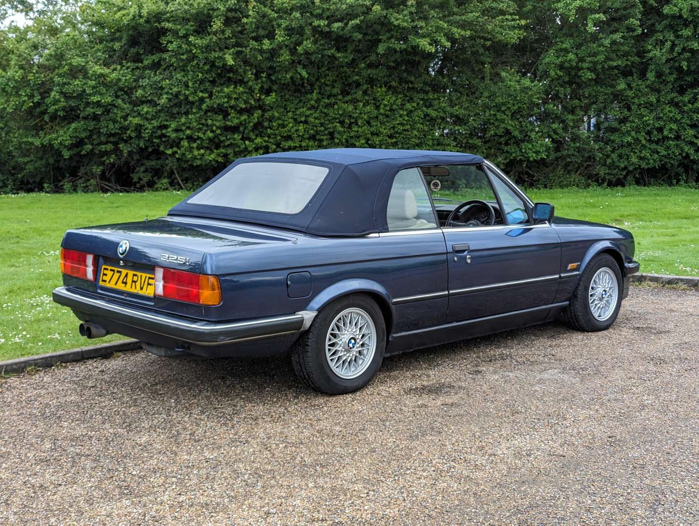 <p>1988 BMW E30 325i CONVERTIBLE&nbsp;</p>