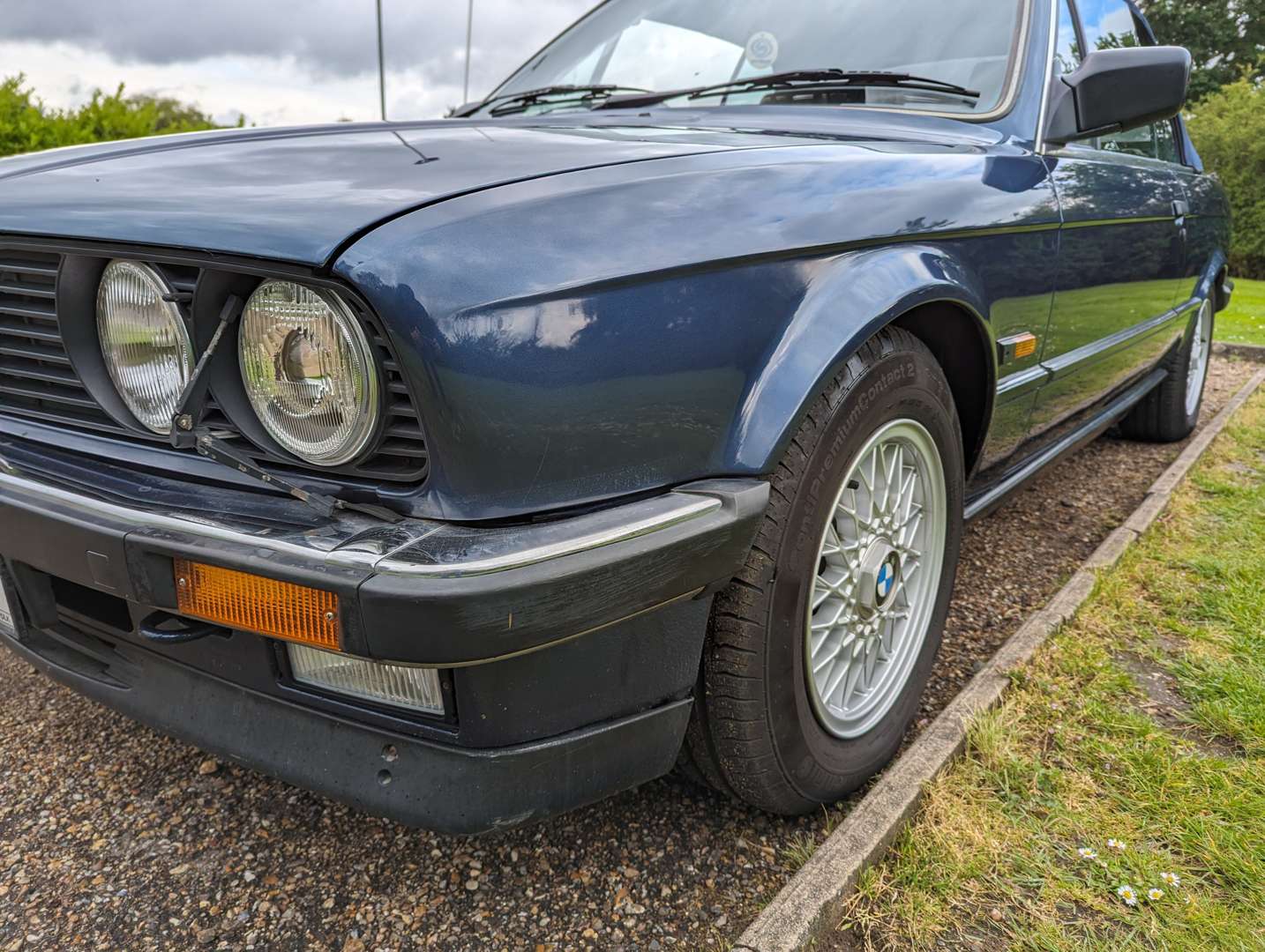 <p>1988 BMW E30 325i CONVERTIBLE&nbsp;</p>