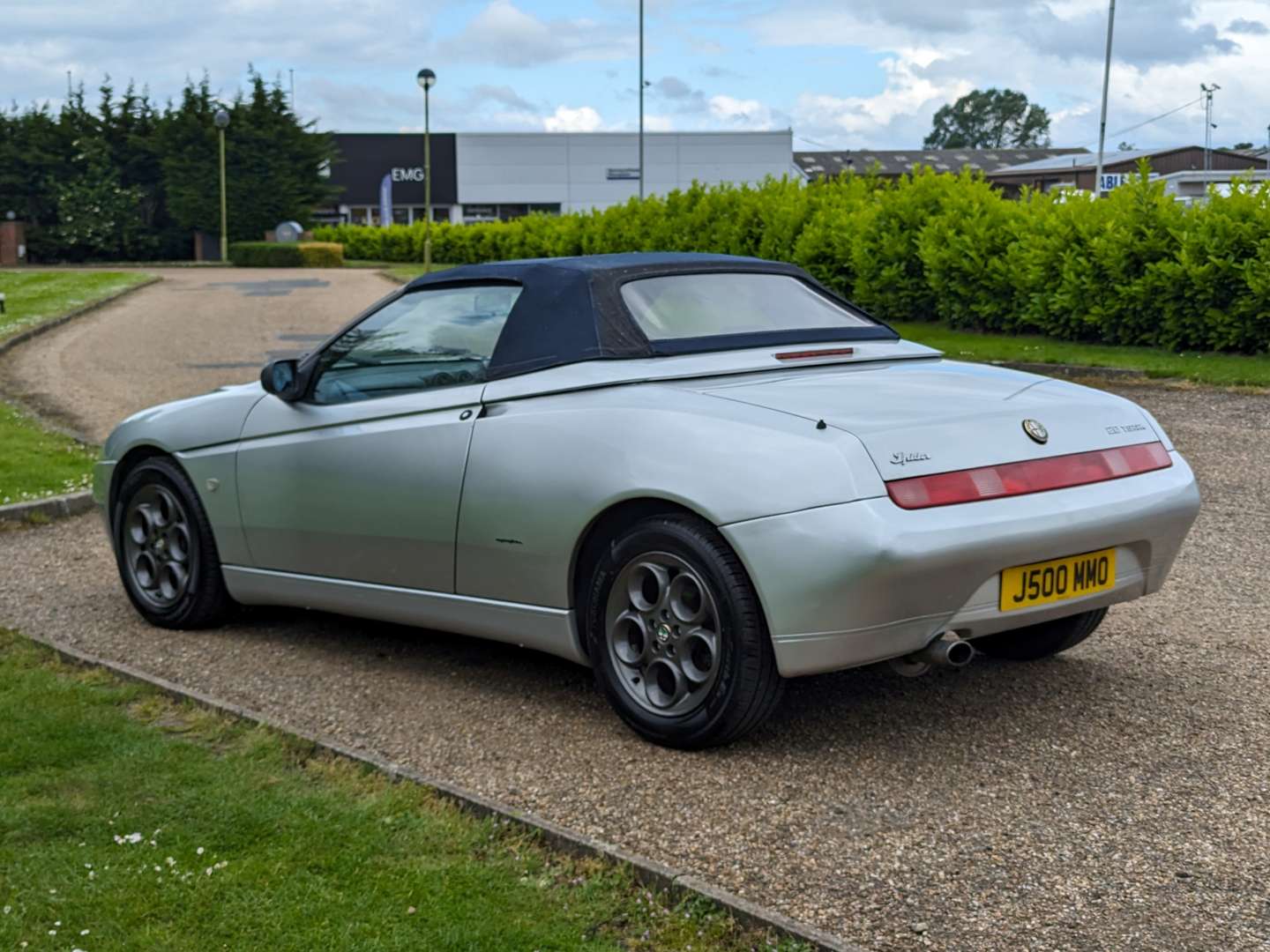 <p>1999 ALFA ROMEO SPIDER LUSSO T-SPARK 16V</p>