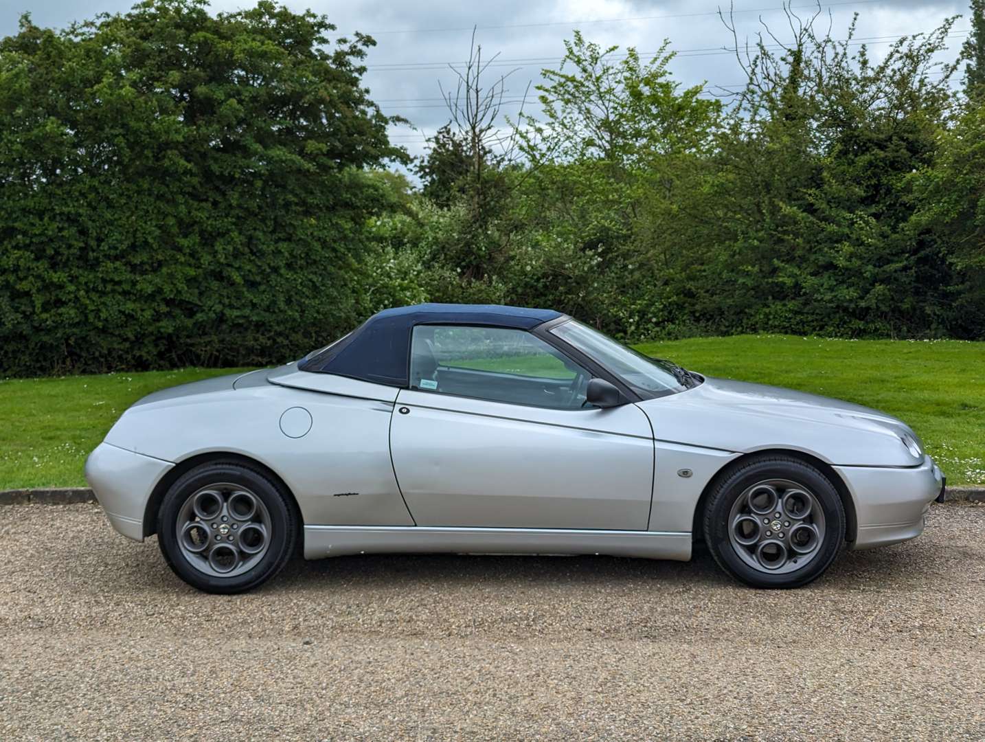 <p>1999 ALFA ROMEO SPIDER LUSSO T-SPARK 16V</p>