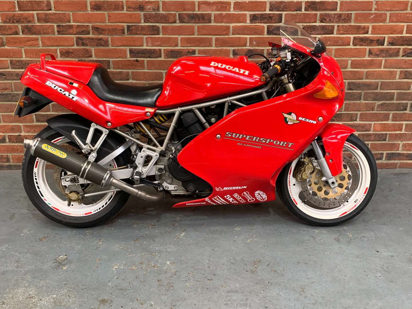 <p>1992 DUCATI 400 SUPERSPORT&nbsp;</p>