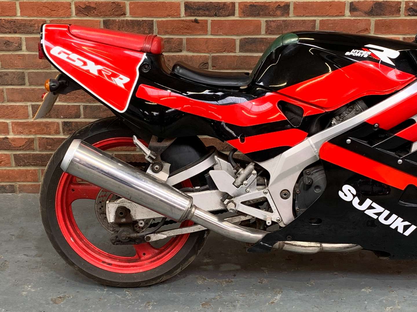 <p>1989 SUZUKI GSXR 250RR</p>