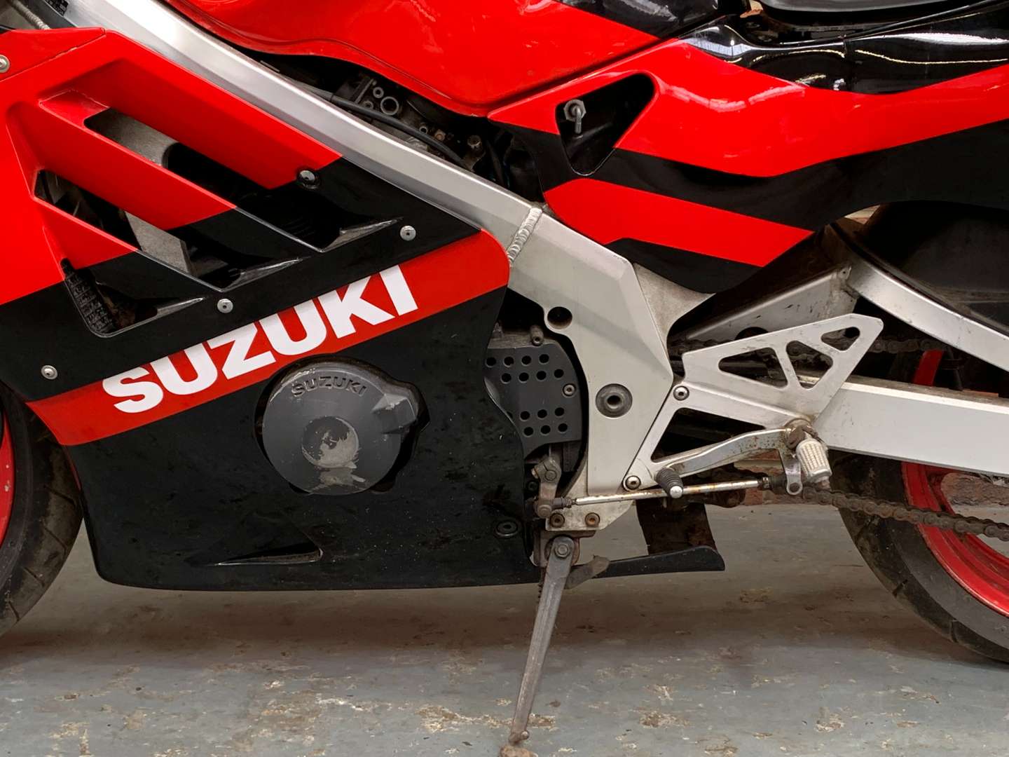 <p>1989 SUZUKI GSXR 250RR</p>