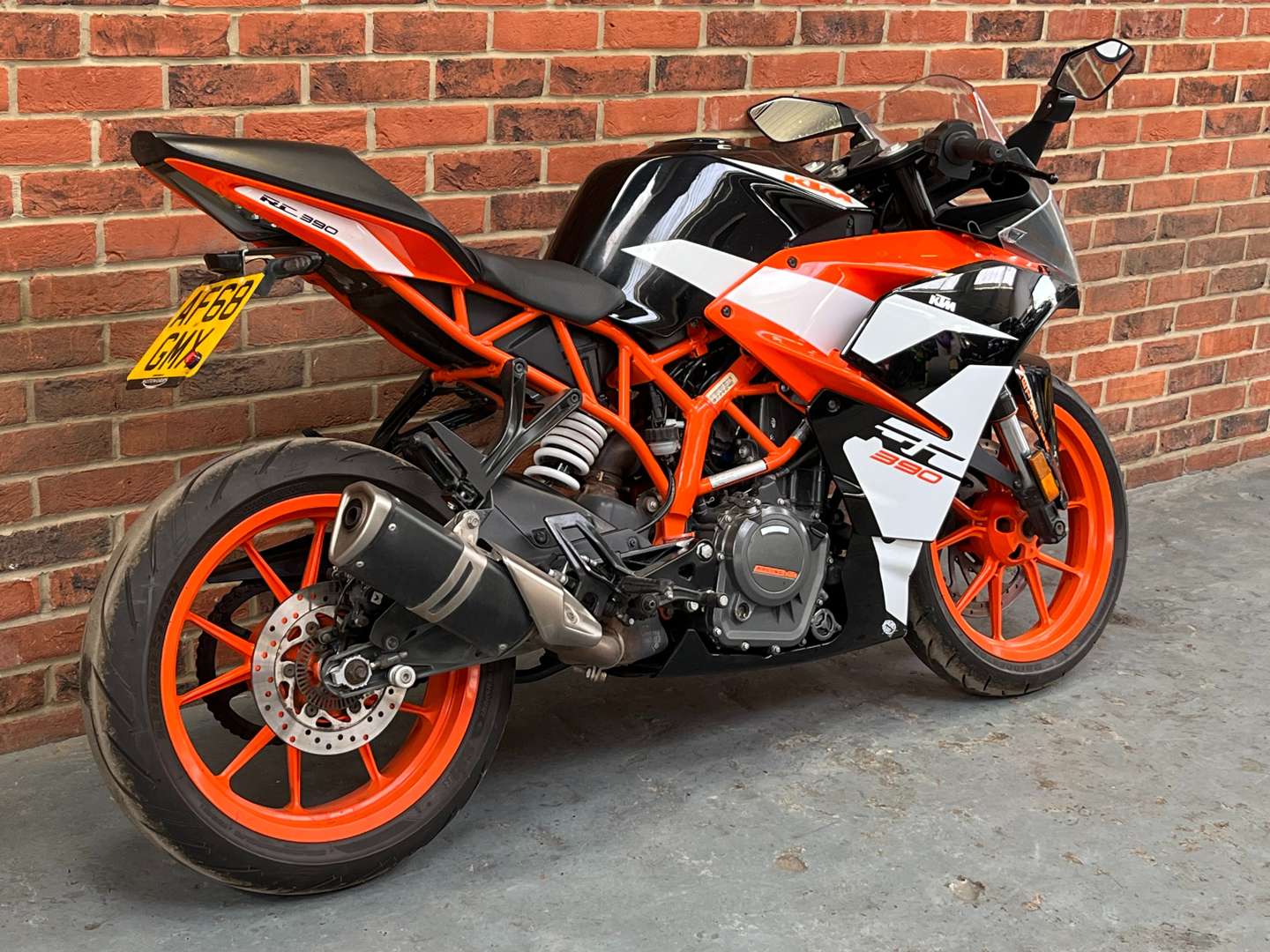 <p>2018 KTM RC 390 18</p>