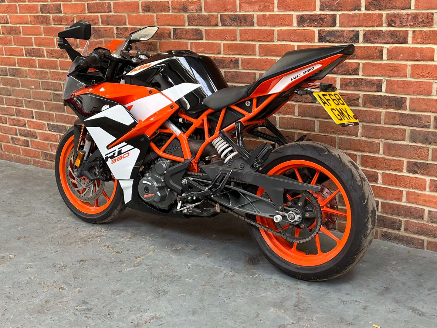 <p>2018 KTM RC 390 18</p>