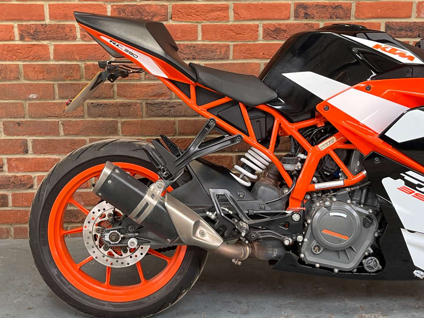 <p>2018 KTM RC 390 18</p>