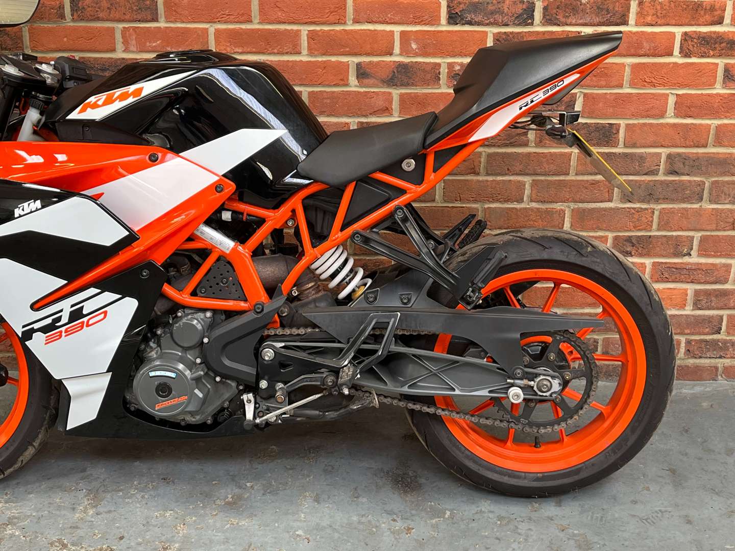 <p>2018 KTM RC 390 18</p>