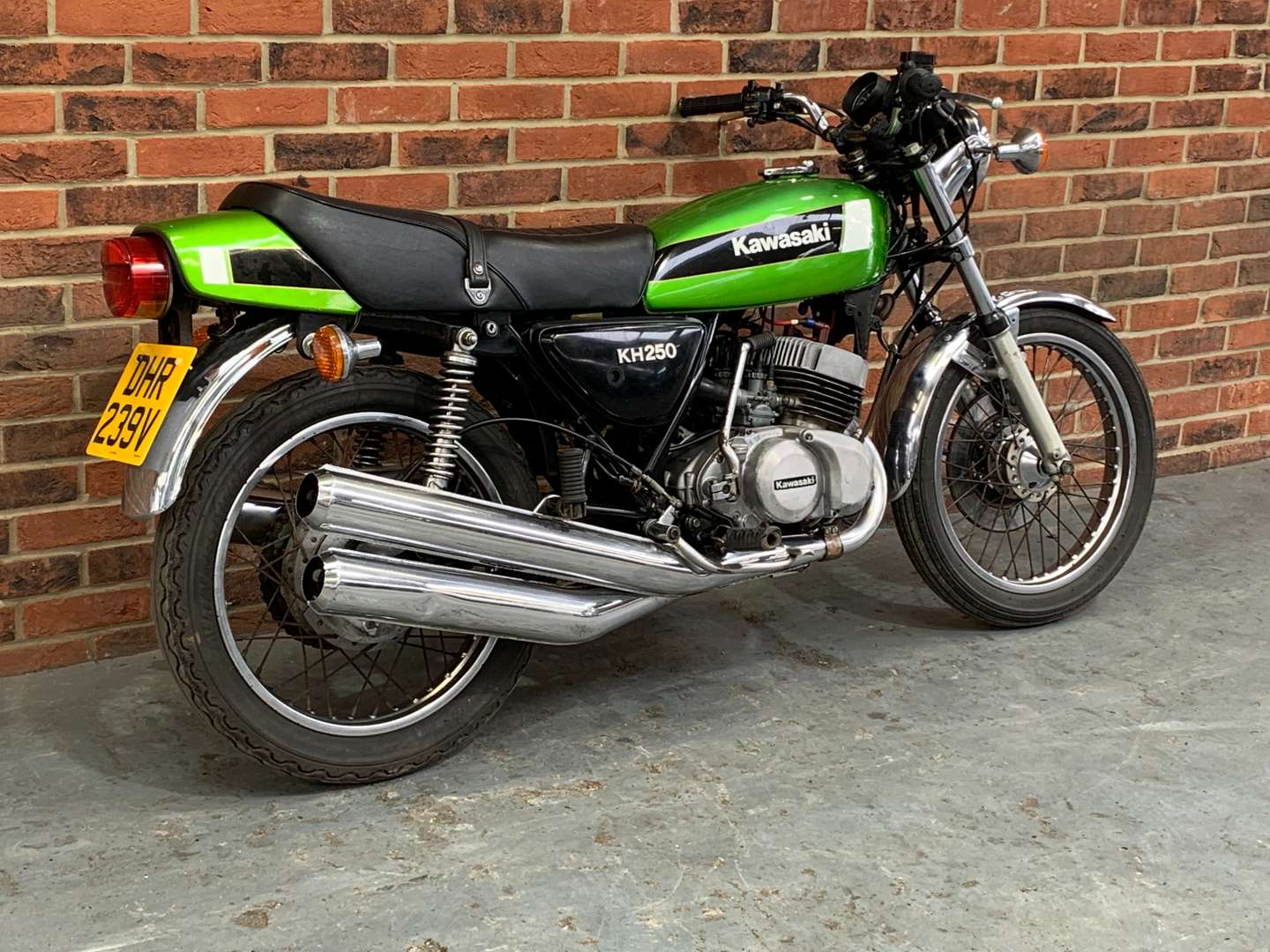 <p>1980 KAWASAKI KH 250B&nbsp;</p>