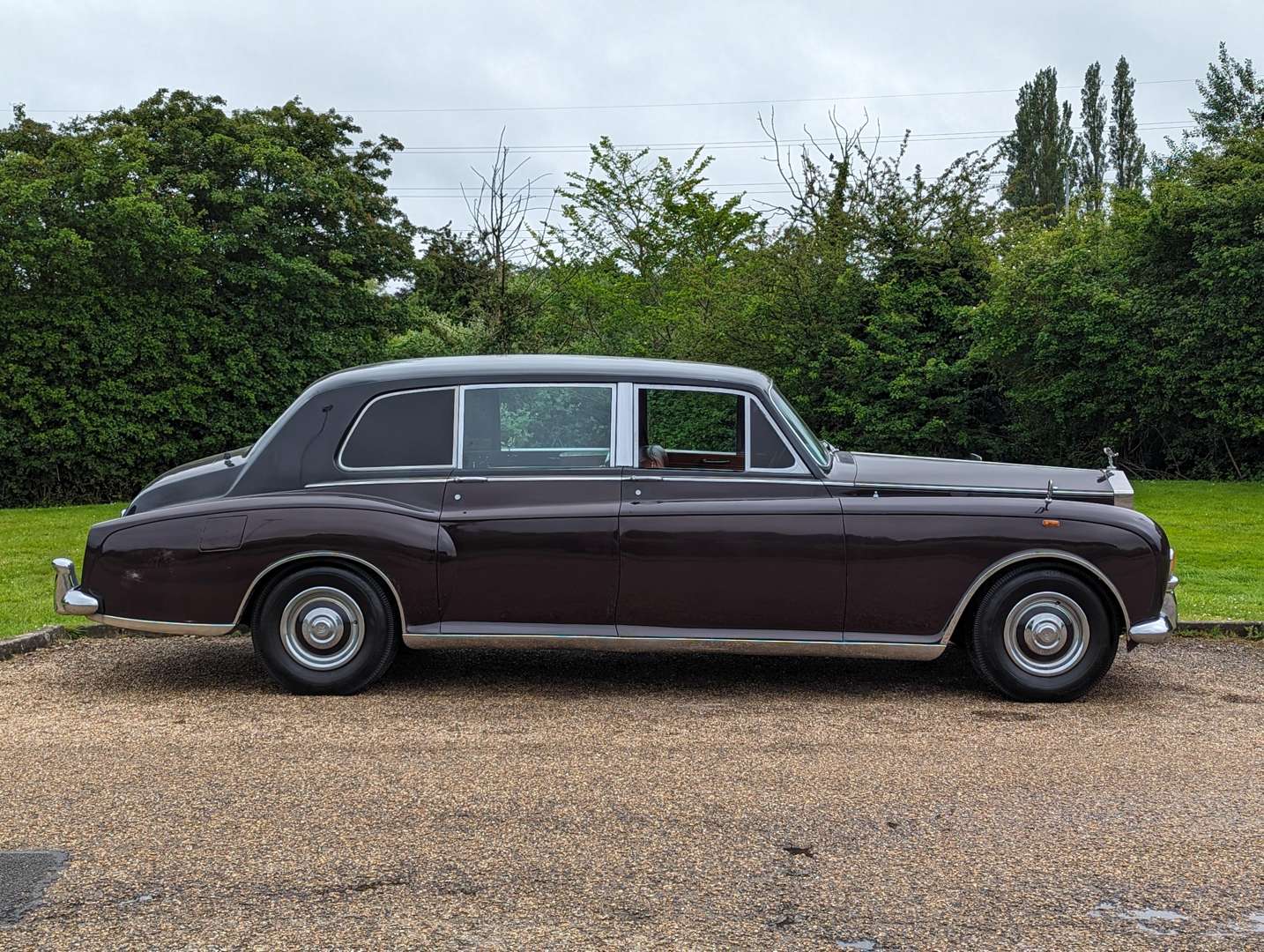 <p>1976 ROLLS ROYCE PHANTOM VI</p>