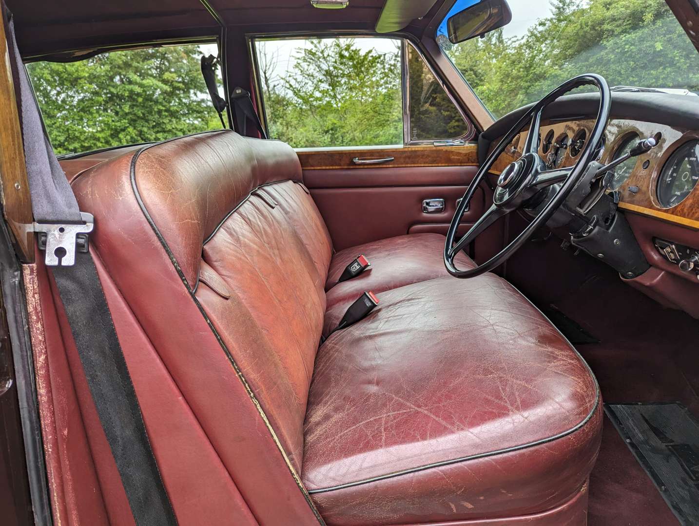 <p>1976 ROLLS ROYCE PHANTOM VI</p>