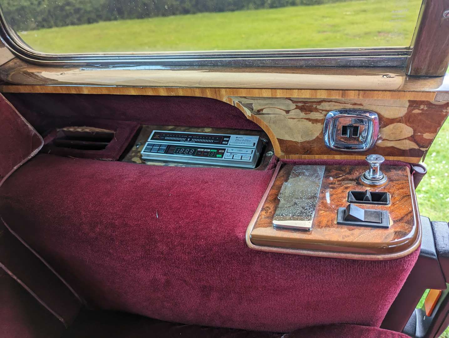 <p>1976 ROLLS ROYCE PHANTOM VI</p>