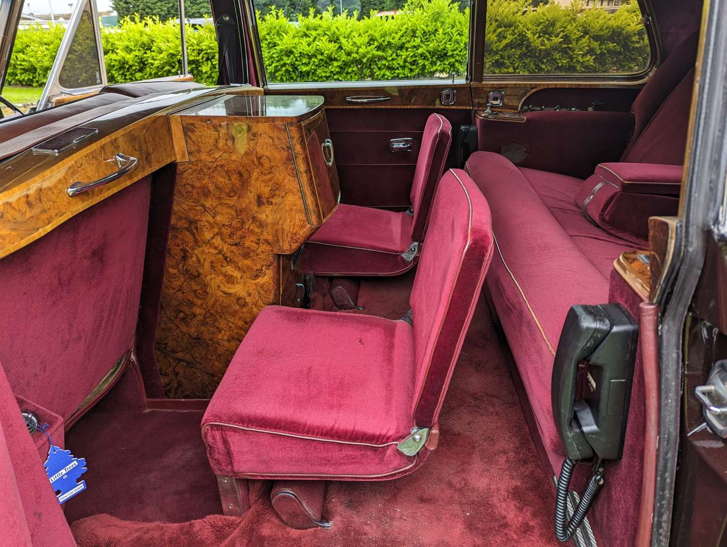 <p>1976 ROLLS ROYCE PHANTOM VI</p>